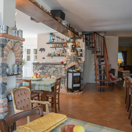 027-28 - Il Boschetto Con Piscina, Pace E Natura Alloggio per agriturismo Cavizzano